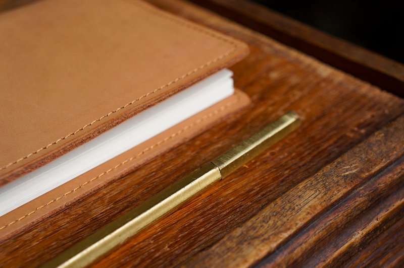 无印良品A6笔记本皮套 note book case with book(定制化刻字) - 笔记本/手帐 - 真皮 卡其色