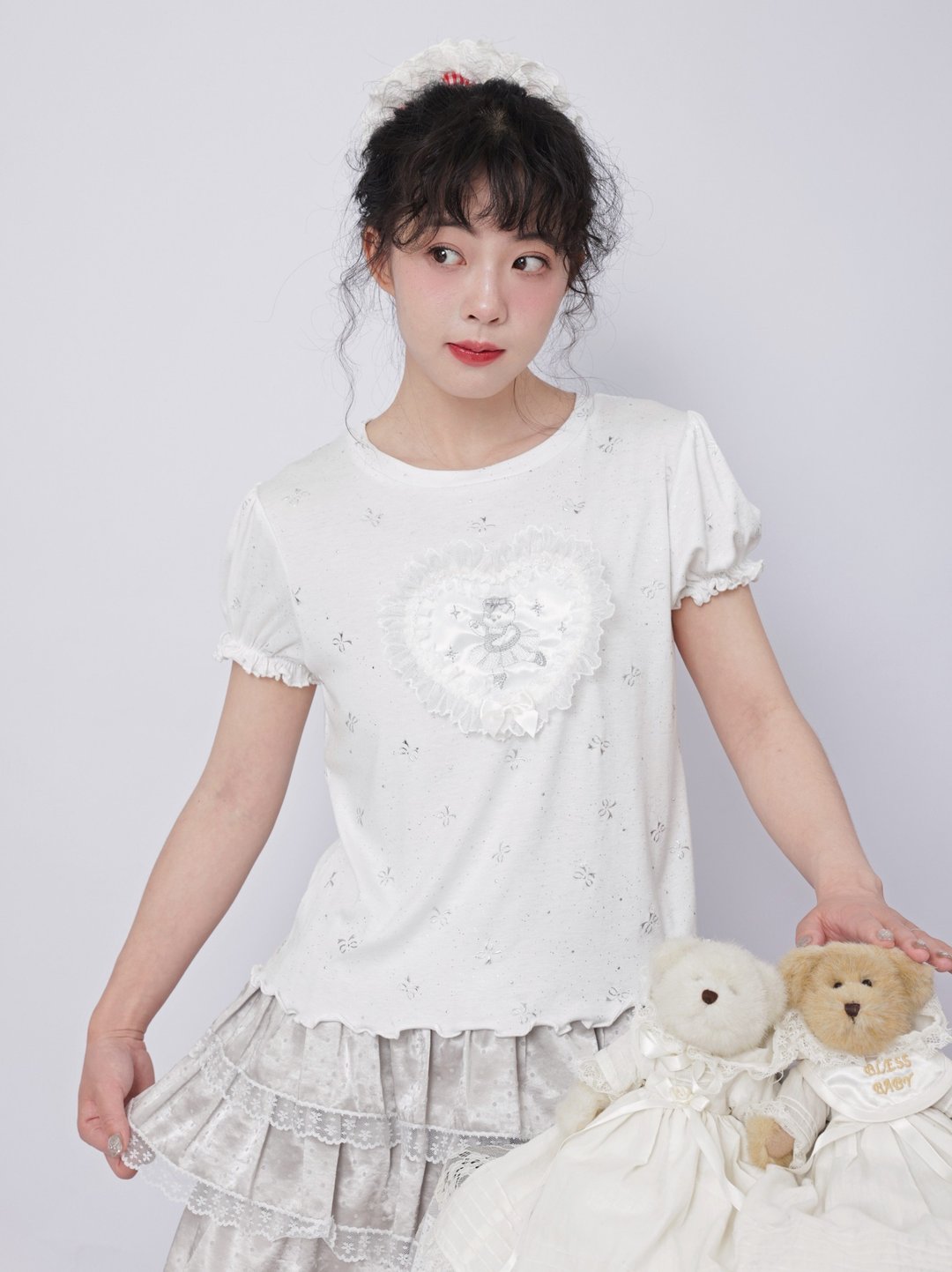 白色燙銀愛心蕾絲刺繡 / 天鵝芭蕾小熊木耳边泡泡袖短袖 T 恤 - 女装 T 恤 - 其他材质 多色