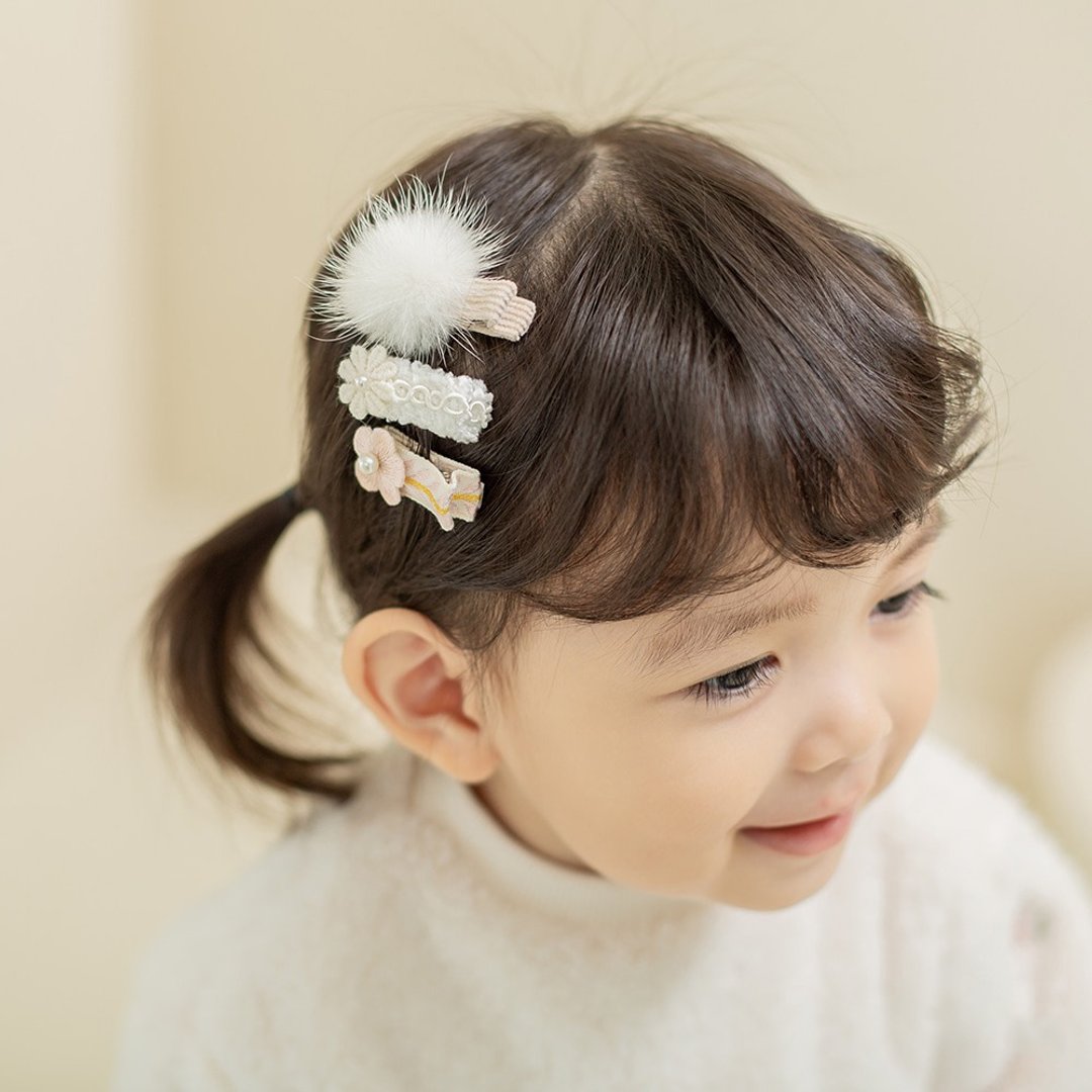 Happy Prince 韩国制 Roaring毛球小花女婴儿童发夹3件组 - 婴儿饰品 - 聚酯纤维 白色