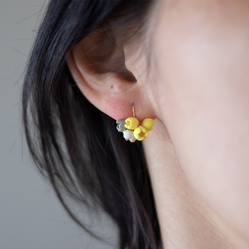 14KGF/ 小花束耳环 / 耳夹 / 亮黄 - 耳环/耳夹 - 粘土 黄色