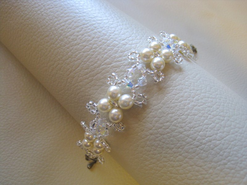 丝质珍珠与施华洛世奇水晶手链 / SMC：奶油色新娘* - 手链/手环 - 珍珠 金色