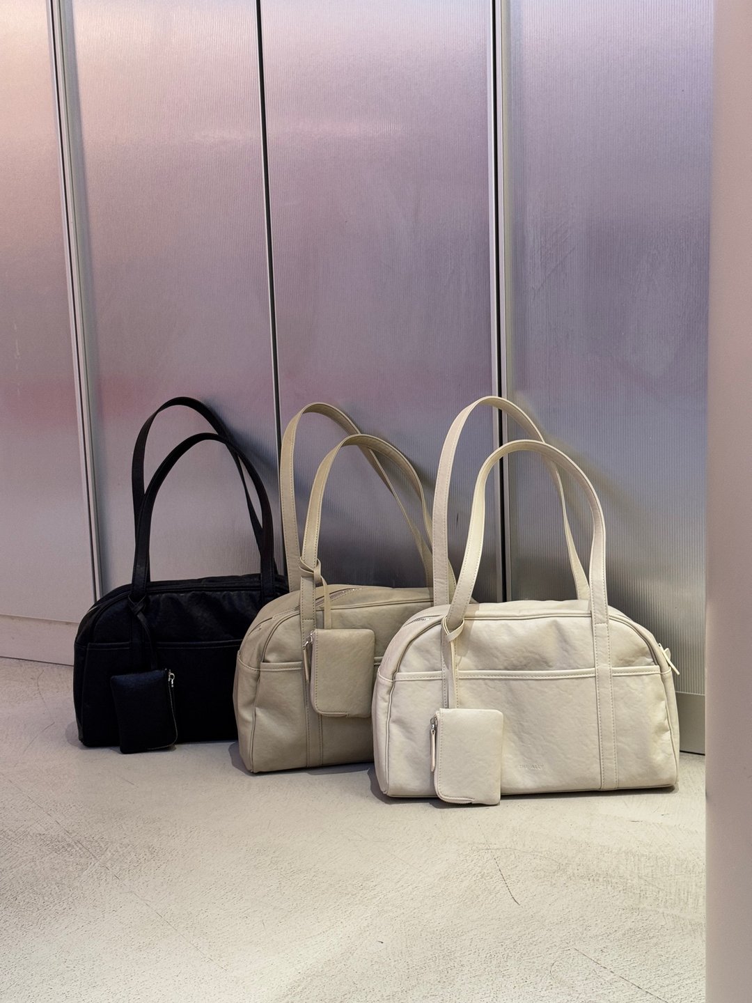 韩国 The Ally | Kara bag 카라백 | 多功能笔电包(附小收纳包) - 侧背包/斜挎包 - 人造皮革 黑色