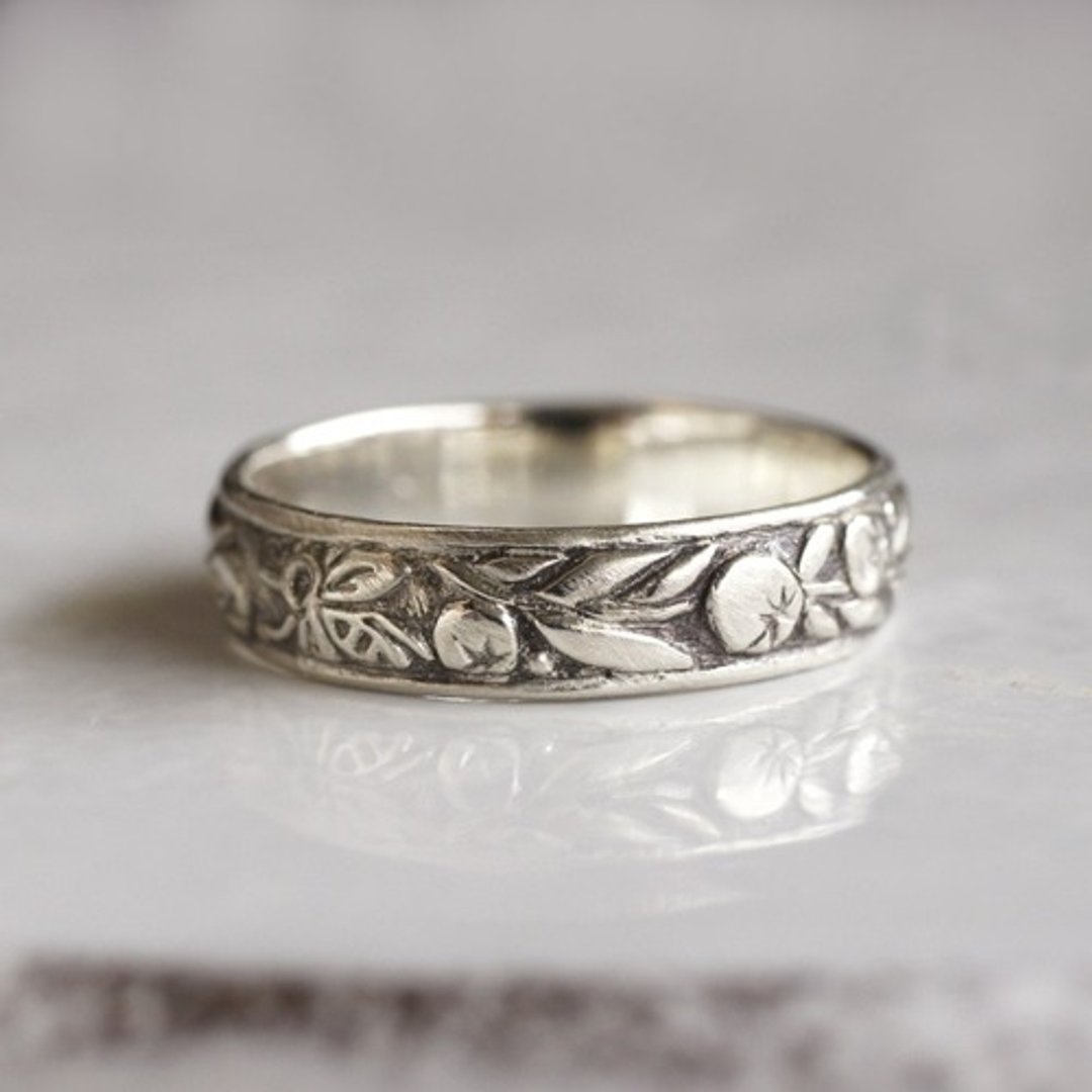 Blueberry&amp;Bee ring R068SV - 戒指 - 其他金属 银色