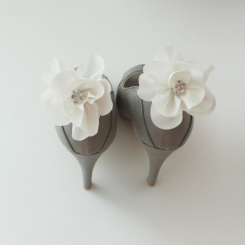 Elegant Decorative ivory flower Bridal Shoe Clips  for Wedding Party - 鞋垫/周边 - 其他材质 白色