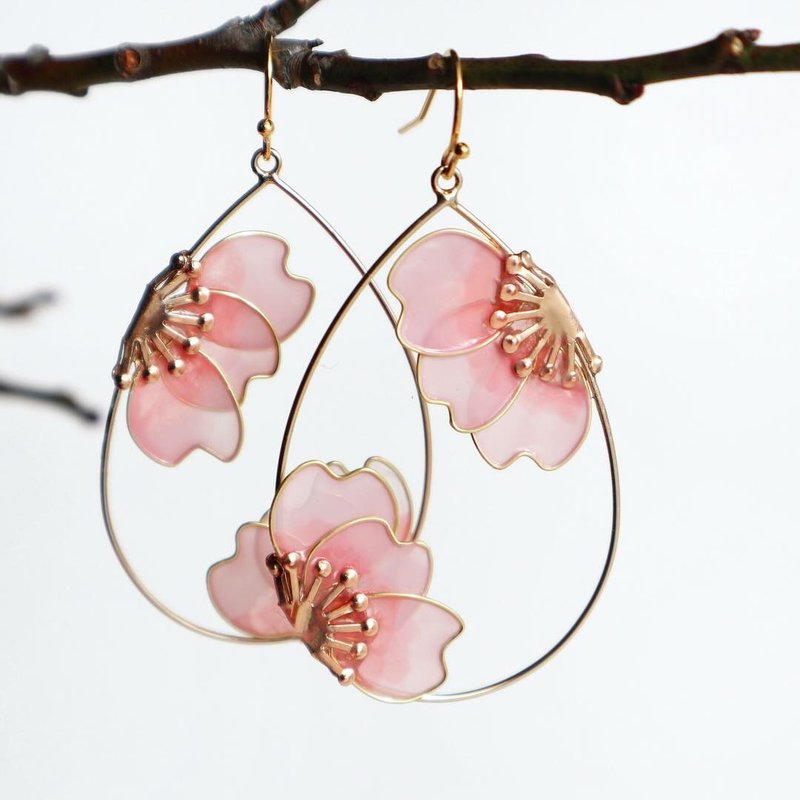 Sakura Floating Earrings sakura - 耳环/耳夹 - 其他材质 粉红色