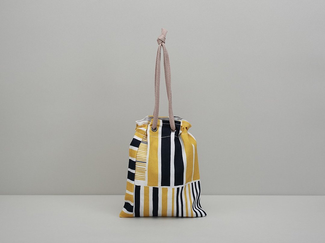 眼睛束口包 / 万用包 / 铁皮屋黄蓝  (束口、手提包、肩背) - 化妆包/杂物包 - 棉．麻 黄色