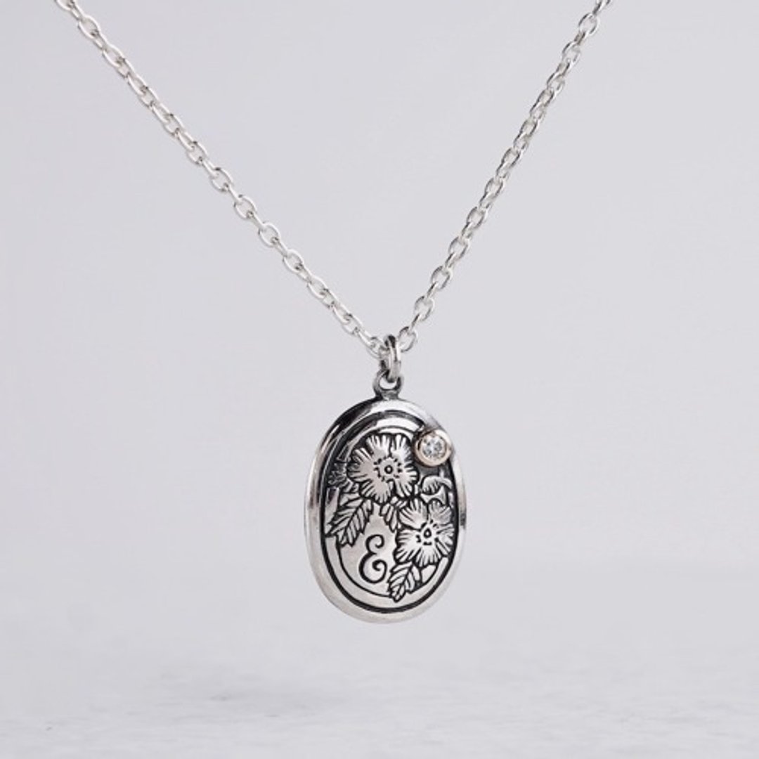 [E] Initial pendant [P042SV] - 项链 - 其他金属 