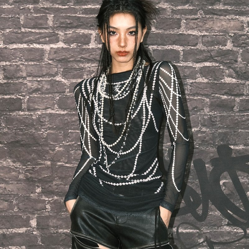 【珍珠視錯印花】 船領修身包臀連衣裙 - 女装衬衫 - 其他材质 黑色