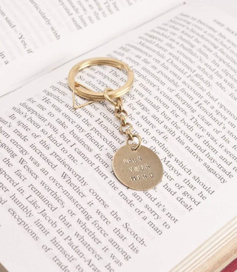 ❈La Don 拉冬❈ - 黄铜吊饰/钥匙圈 - 圆形 - 定制敲字 - 钥匙链/钥匙包 - 其他金属 金色