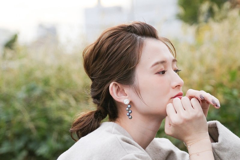 SHIGUSA PIERCE BLACK - 耳环/耳夹 - 石头 黑色