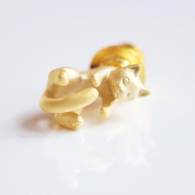 Cat Pin Brooch Latu Gold - 胸针 - 其他金属 金色
