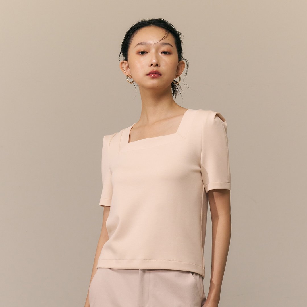 方领肩折上衣 /杏仁奶油白 - 女装 T 恤 - 其他材质 白色