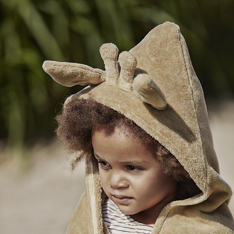 【瑞典ELODIE DETAILS】BABY 连帽浴巾 -Kindly Konrad长颈鹿宝宝 - 毛巾浴巾 - 棉．麻 卡其色