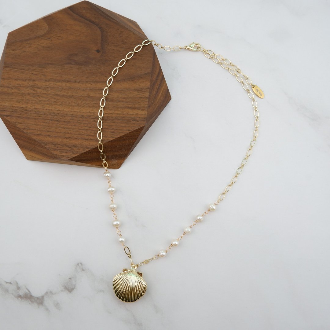 Freshwater Pearl and Shell Pendant Short Necklace - 项链 - 贵金属 金色