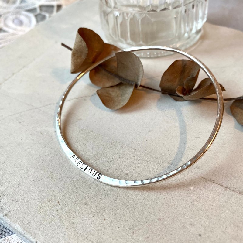 MIH金工首饰 | 一见倾心 简约英文刻字纯银手环 silver bangle - 手链/手环 - 纯银 银色