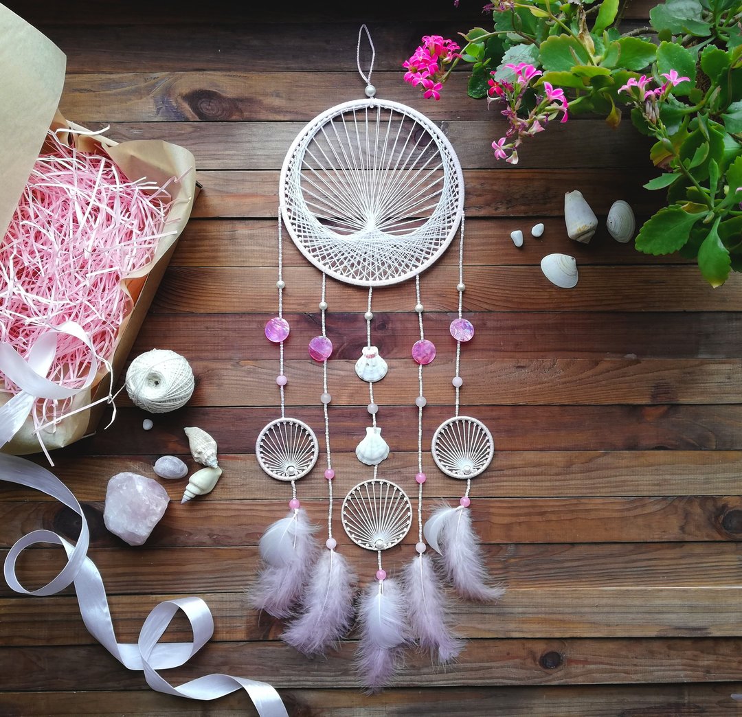 Large dreamcatcher, Pink bedroom decor, Seashell wall hanging, Dream catcher - 墙贴/壁贴 - 木头 粉红色