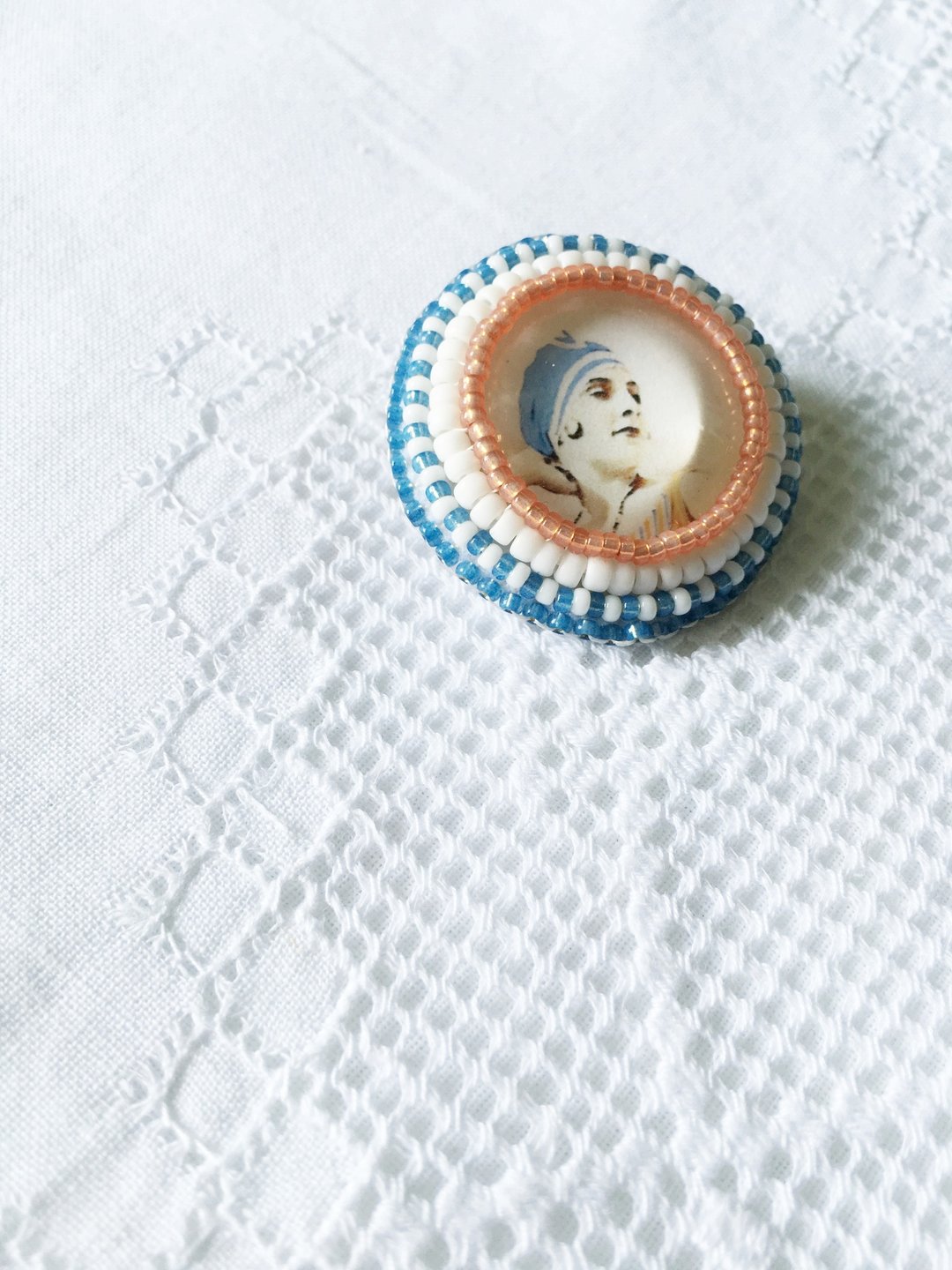 刺绣襟针 Sexy Lady Brooch (JEBR024) - 胸针 - 其他材质 蓝色