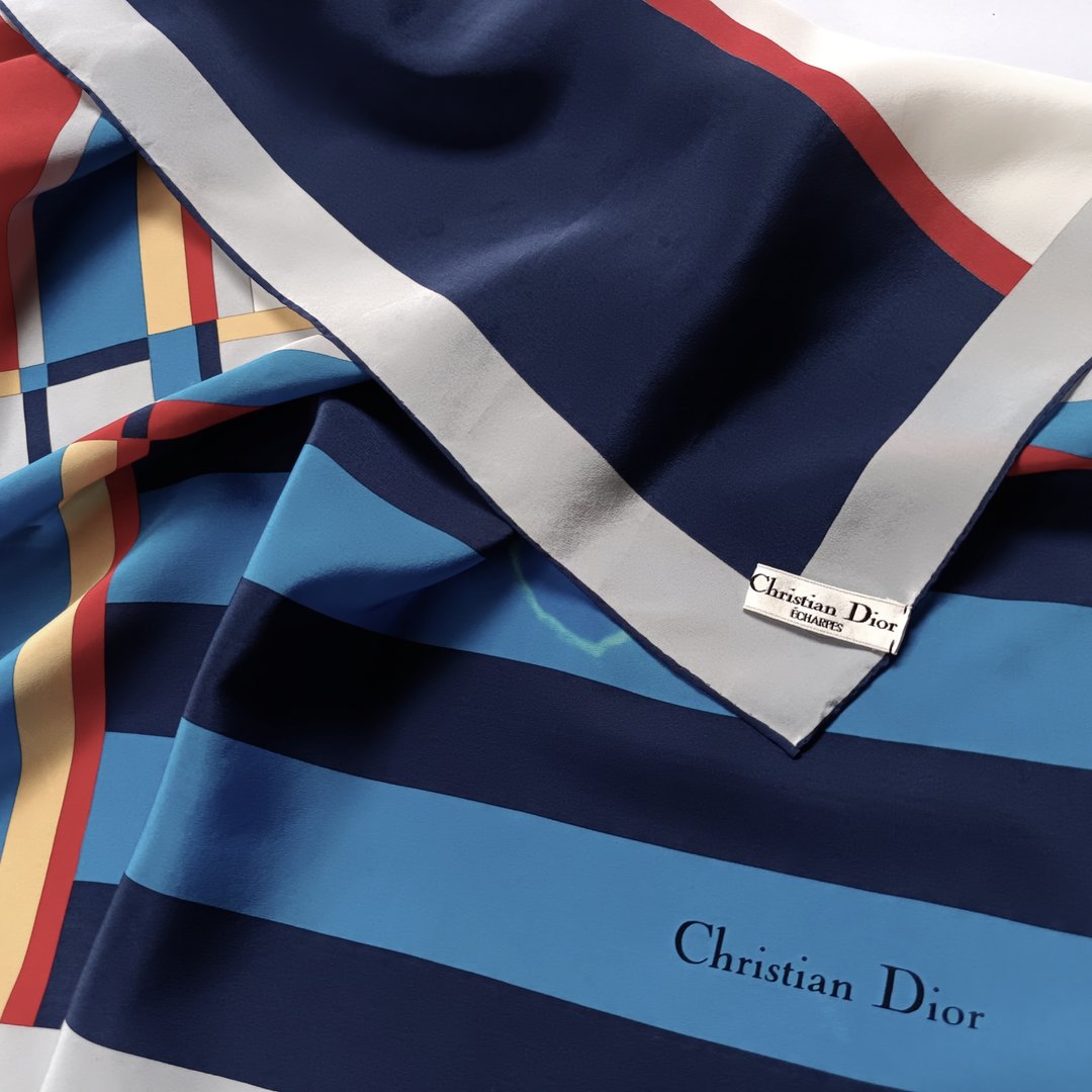 Christian Dior 古董丝巾，30 x 30 英寸，图案印花手工卷边 - 丝巾 - 丝．绢 蓝色