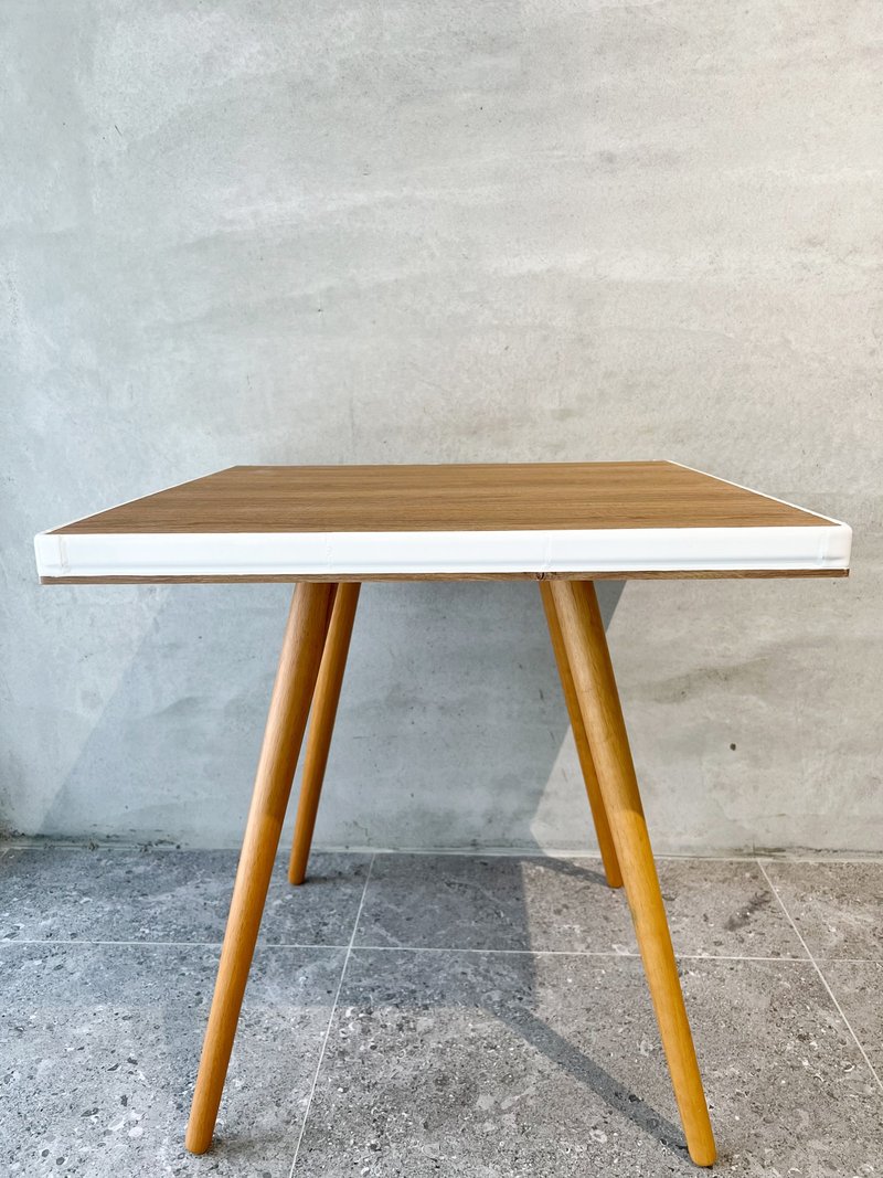 H+H Interiors Home 磁砖木餐桌 - 其他家具 - 木头 卡其色
