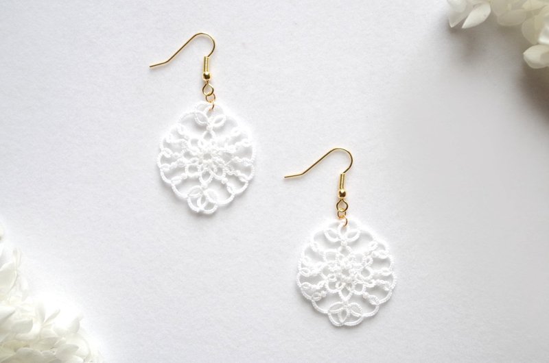 Tatting Lace Oval Earrings - Blanc - 耳环/耳夹 - 棉 白色