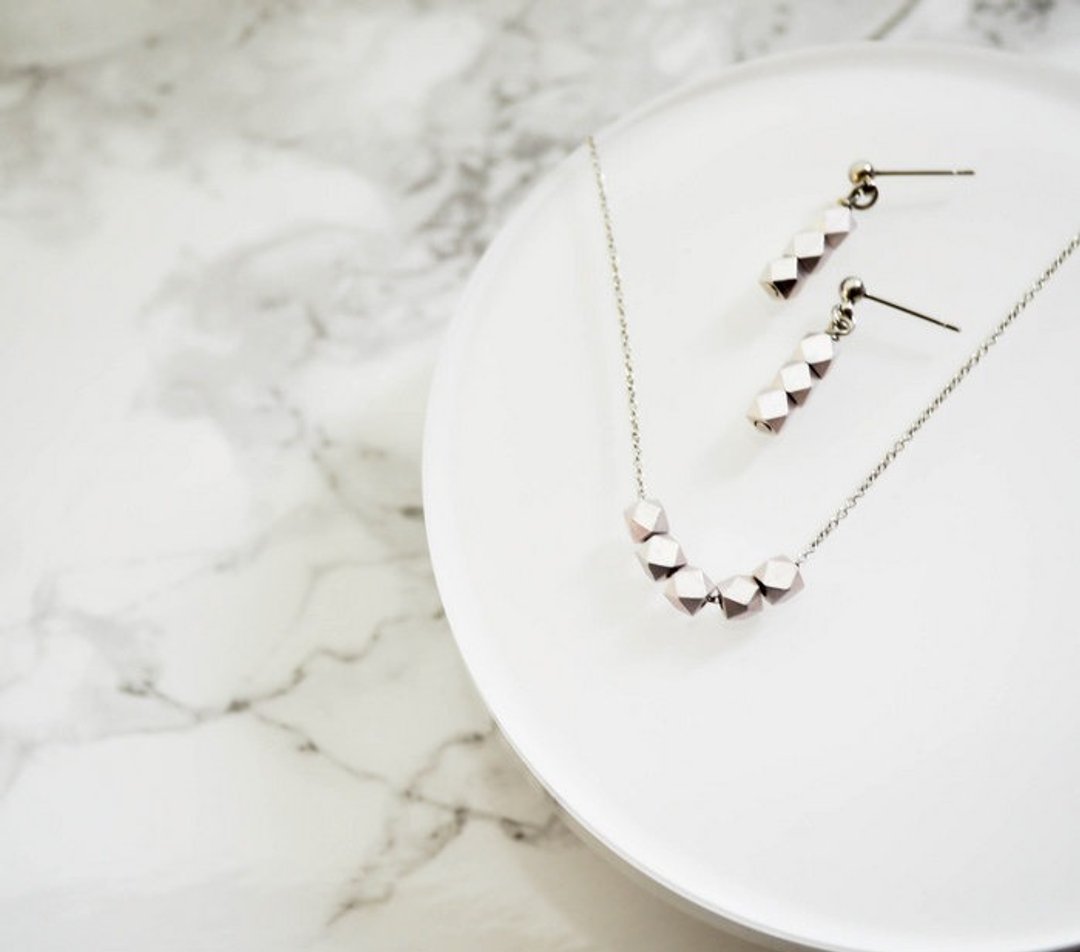 Pierces & Necklace set Metal Cut Silver Beads Set Ornaments Silver Earrings - 项链 - 其他金属 银色