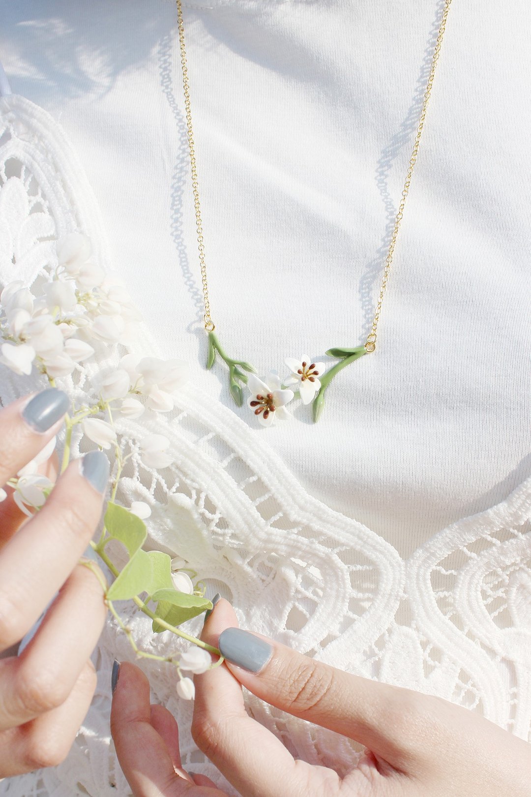 Lily Short Necklace, Flower Lily Necklace, Flower Necklace, White Flower - 项链 - 其他金属 白色