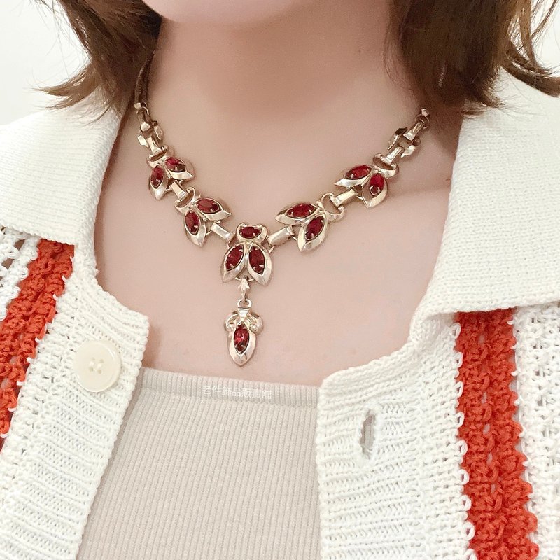 美国古董老件 - Barclay 红色莱茵石 Y 字锁骨链 - 项链 - 其他金属 红色