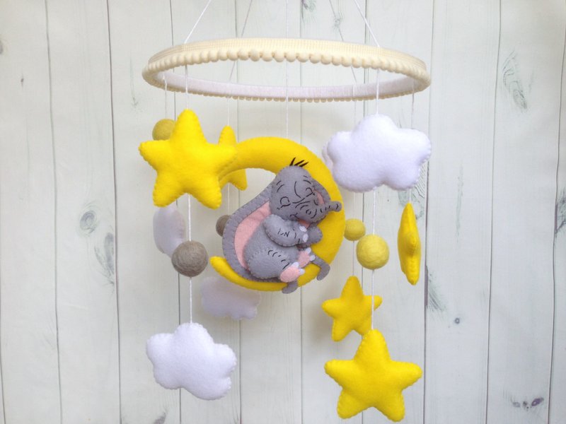 Gray Elephant Baby Mobile, Felt Crib Mobile, Cot Nursery Decor, Moon, Stars - 玩具/玩偶 - 海绵 灰色