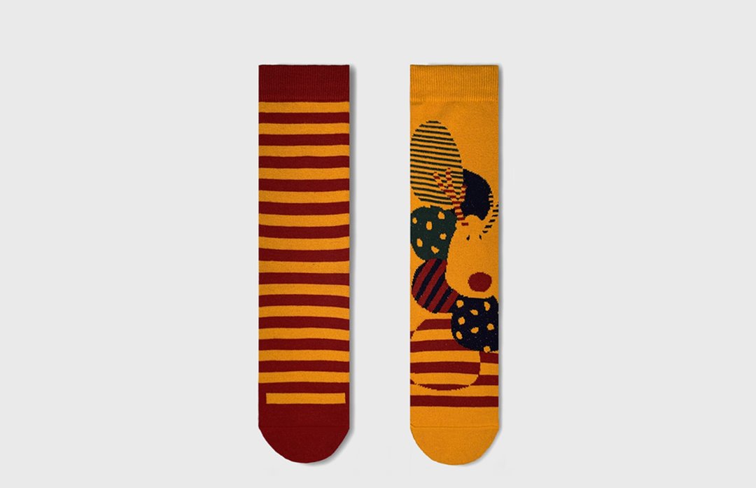 socks_rudolph / irregular / gift  / couple / pair / unisex / red - 袜子 - 棉．麻 红色