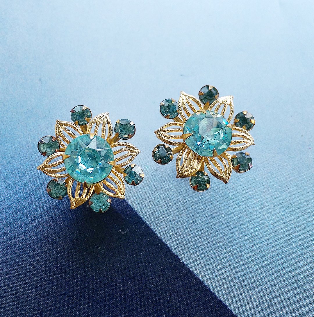 Vintage Jewelry 西洋古董饰品 立体 雪地 晶花 花形 栓式耳环 - 耳环/耳夹 - 其他金属 金色