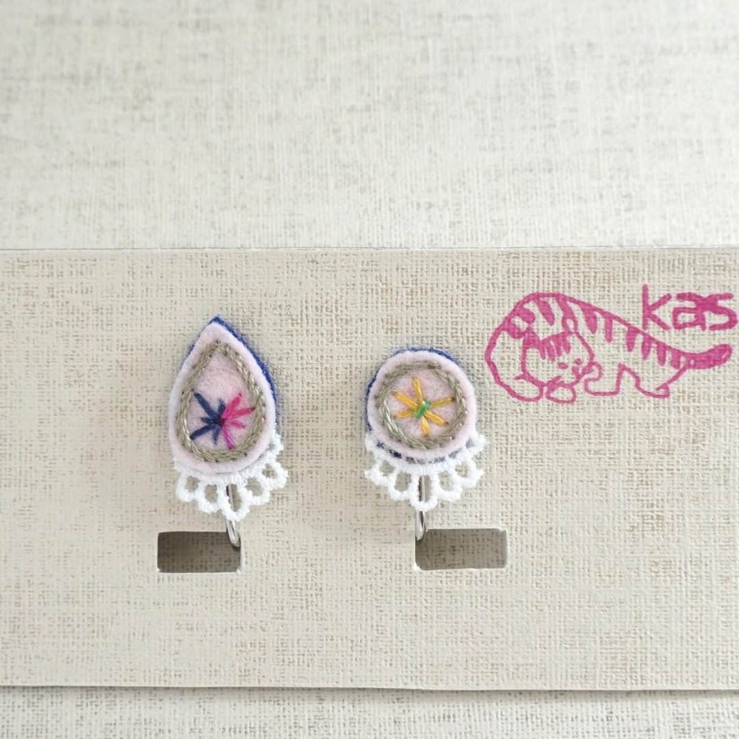 Hand embroidery earring"Spring color drop,circle 2" - 耳环/耳夹 - 绣线 粉红色