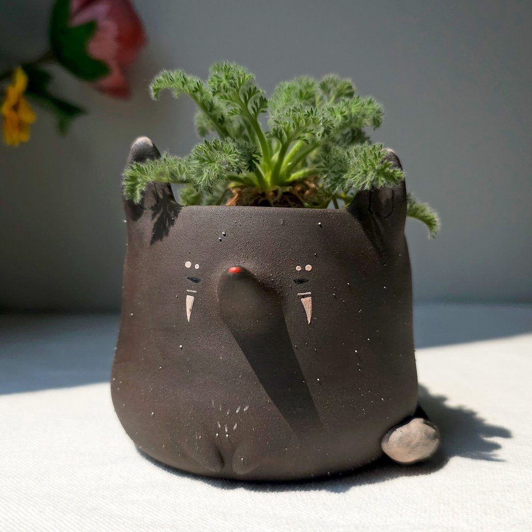 Black tribal fox planter. Handmade plant pot. - 花瓶/陶器 - 陶 