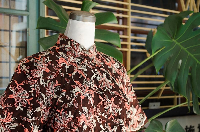 客订粉橘白刺绣蕾丝花草棕透纱宽手工古董旗袍 | vintage莞洱古着 - 洋装/连衣裙 - 其他人造纤维 