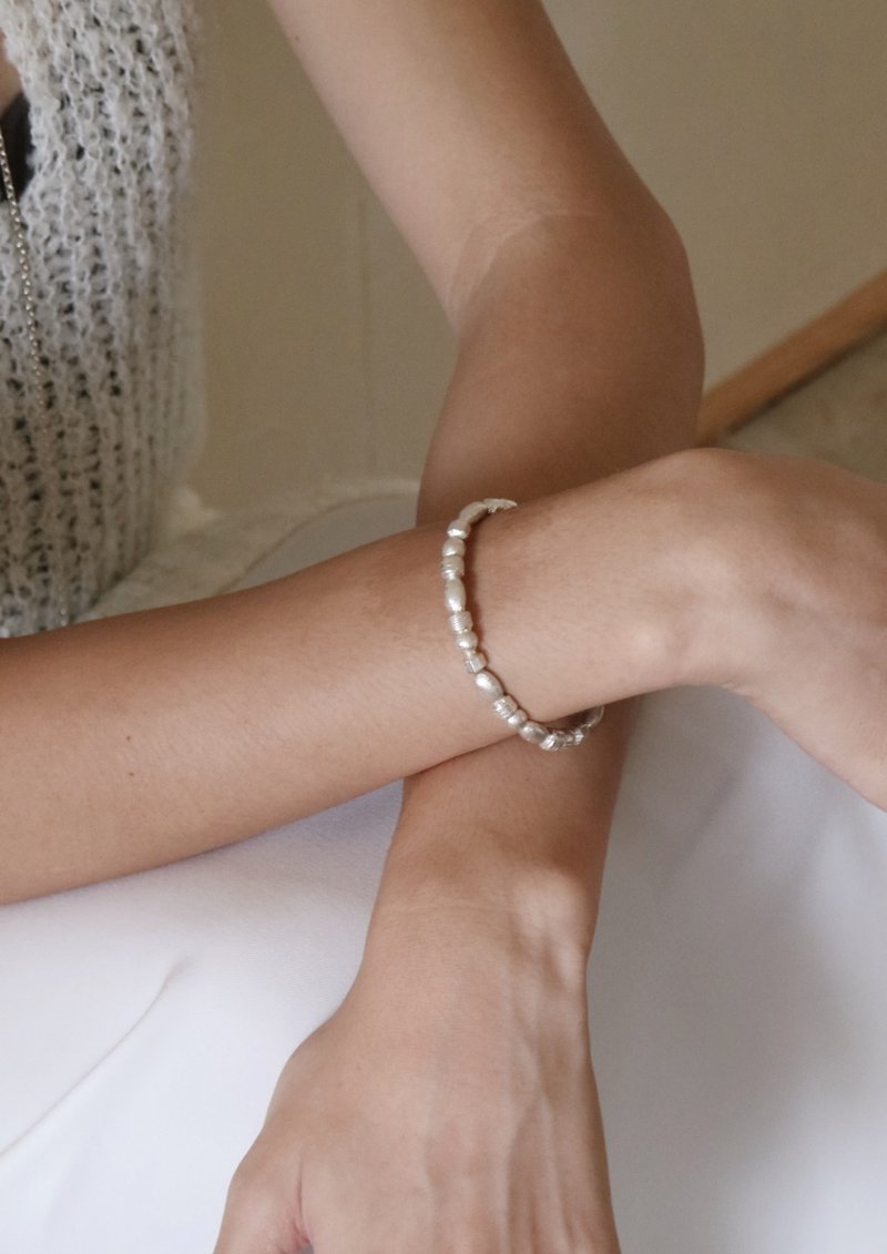 TB01-engraved wrap-around Bracelet - 手链/手环 - 纯银 