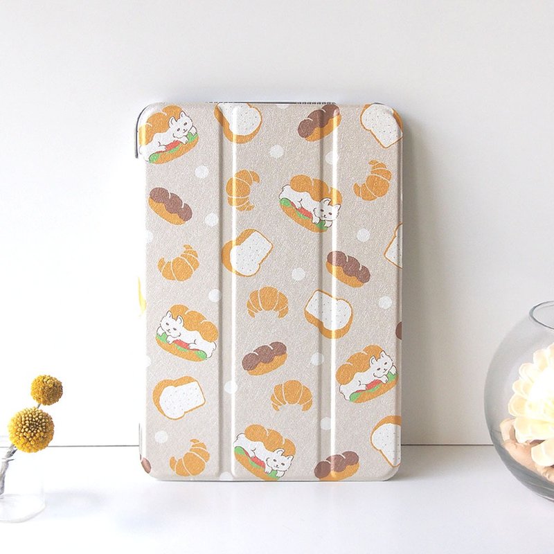 附笔槽手帐型 iPad 保护壳【猫咪三明治】三折式支架软壳 - 平板/电脑保护壳 - 人造皮革 卡其色