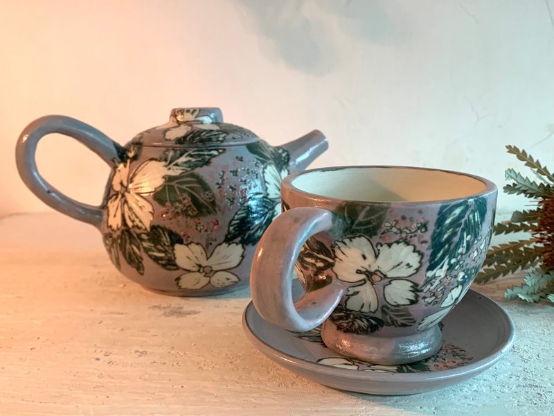 藤绣球之舞花壶杯盘组_陶器茶壶 - 茶具/茶杯 - 瓷 灰色