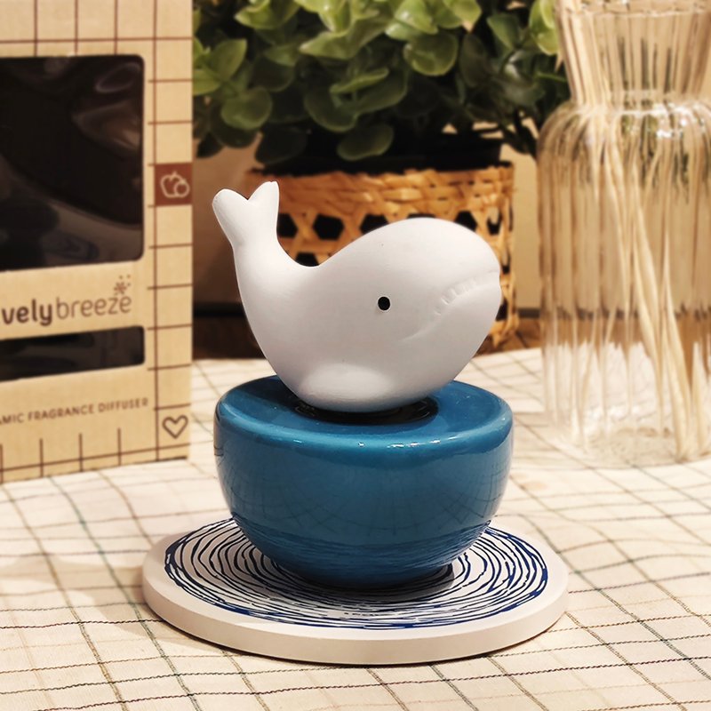 Willy Whale Ceramic Fragrance Diffuser - 香薰/精油/线香 - 陶 蓝色