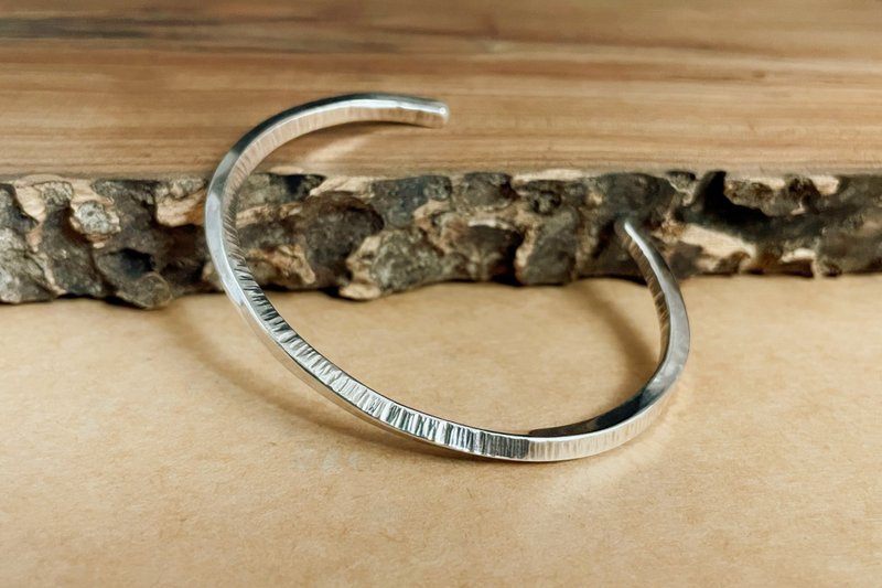 木纹回旋手环/纯银手环/情侣手环/手作金工/定制化商品 - 手链/手环 - 纯银 