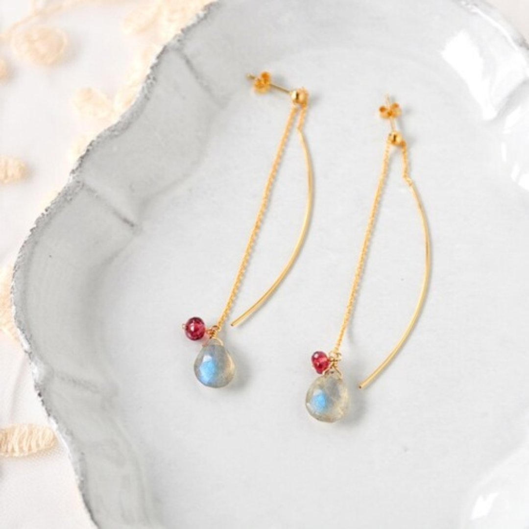 14kgf/labradorite x rhodolite garnet through post earrings - 耳环/耳夹 - 宝石 