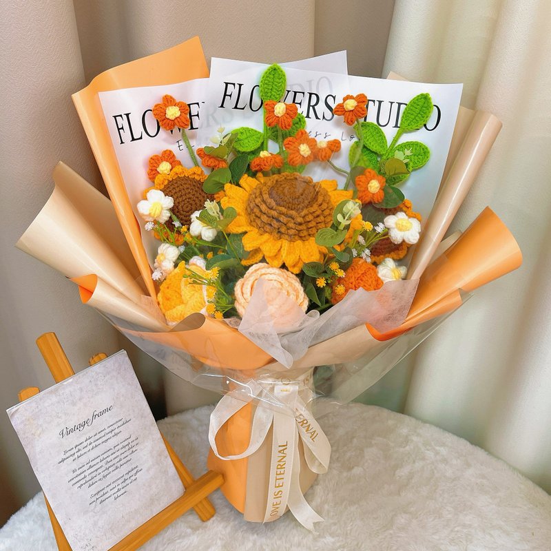情人节礼盒   定制化礼物2025钩织向日葵、玫瑰及緑叶花束 - 干燥花/捧花 - 棉．麻 橘色