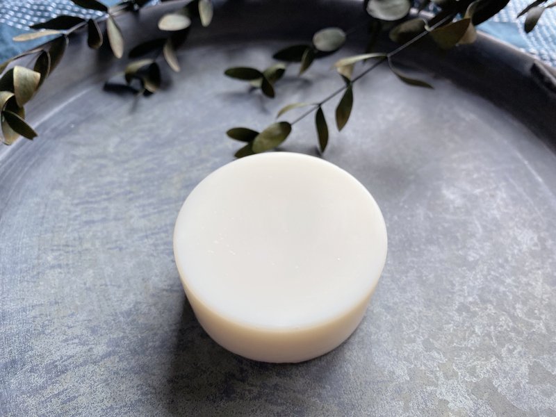 衣物香水万用 BAR  |  万用清洁的心头好 - 肥皂/手工皂 - 植物．花 白色