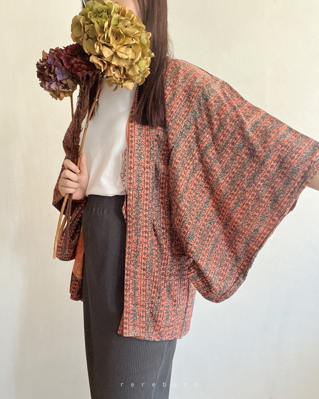 日本制和风印花薄款橘黑色古着羽织和服外套 - 女装休闲/机能外套 - 聚酯纤维 橘色