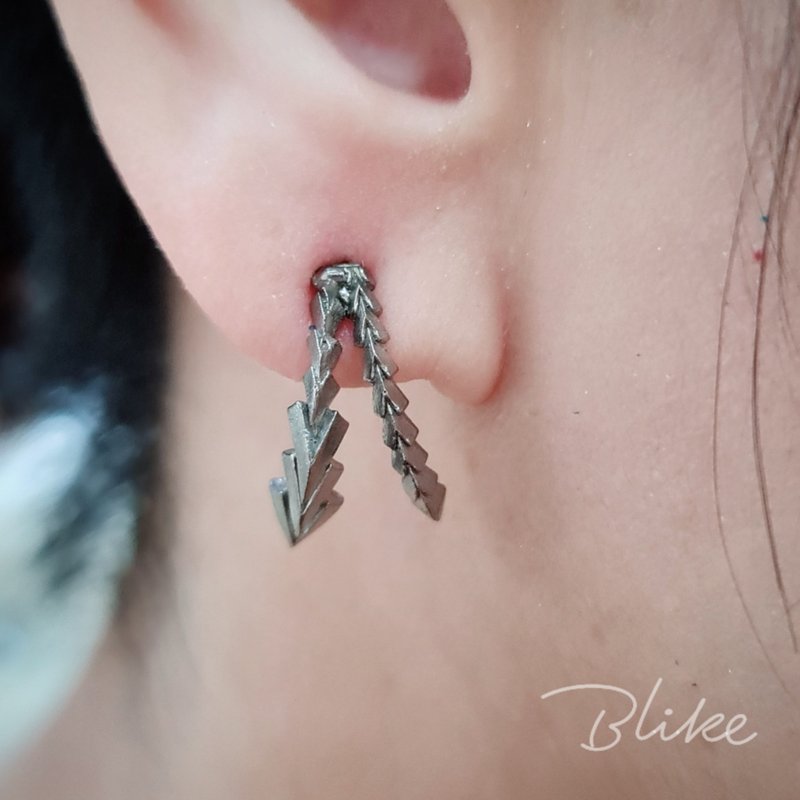 Dragon Earring - 耳环/耳夹 - 纯银 黑色