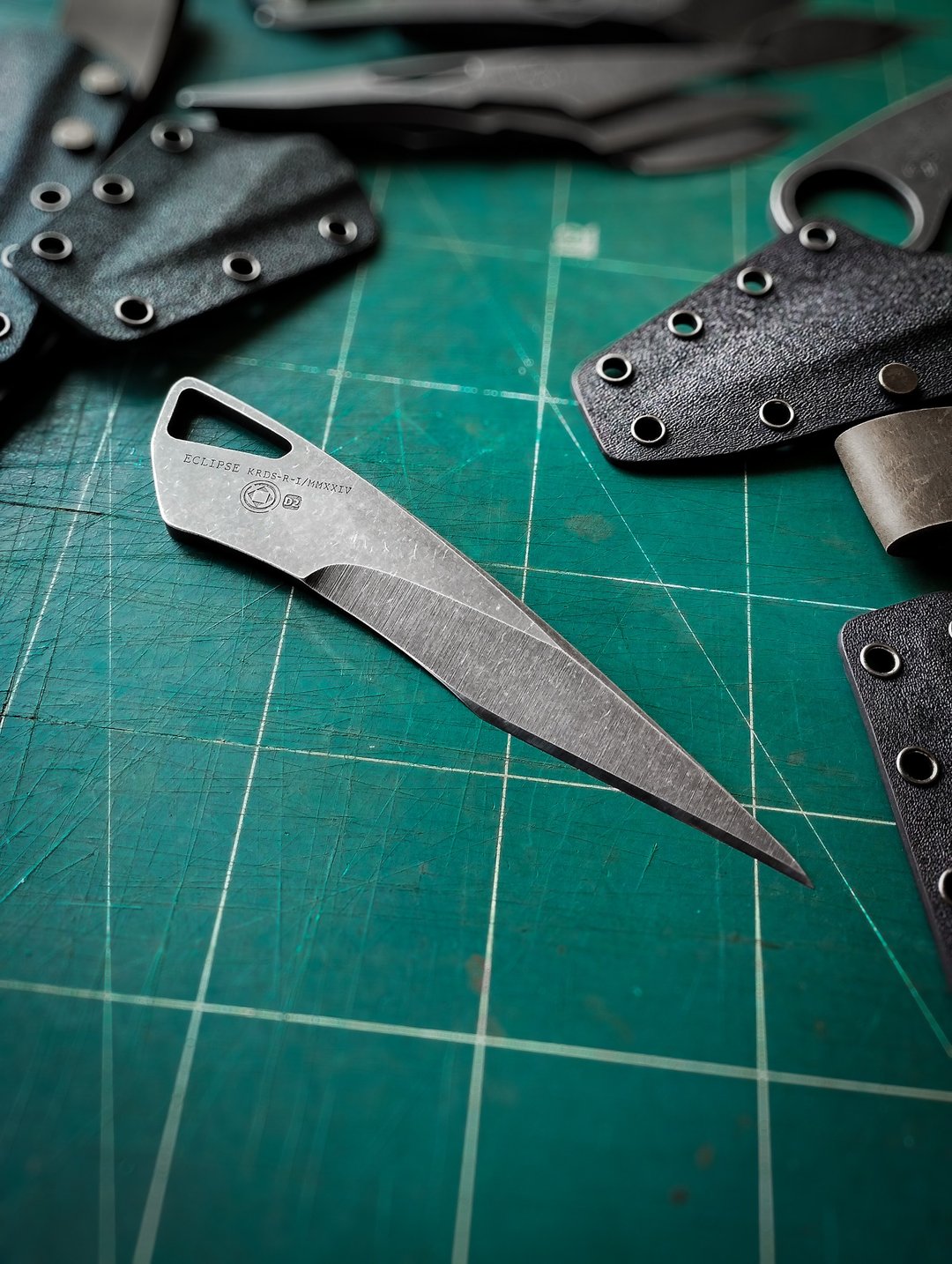 Kiridachi 刀 - ECLIPSE RI/MMXXIV 适合惯用右手的人。 - 露营用品 - 其他金属 