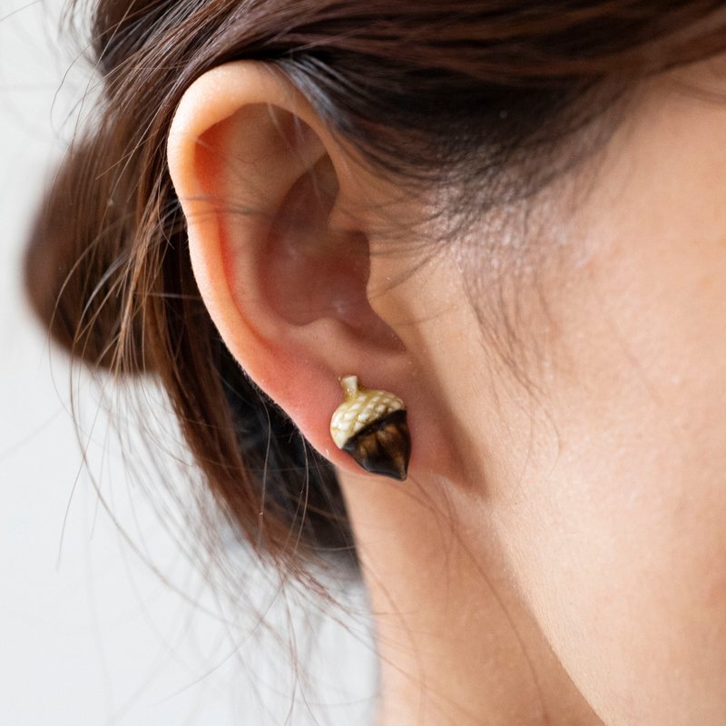 瓷器耳环  松果耳针一对 - 耳环/耳夹 - 瓷 咖啡色