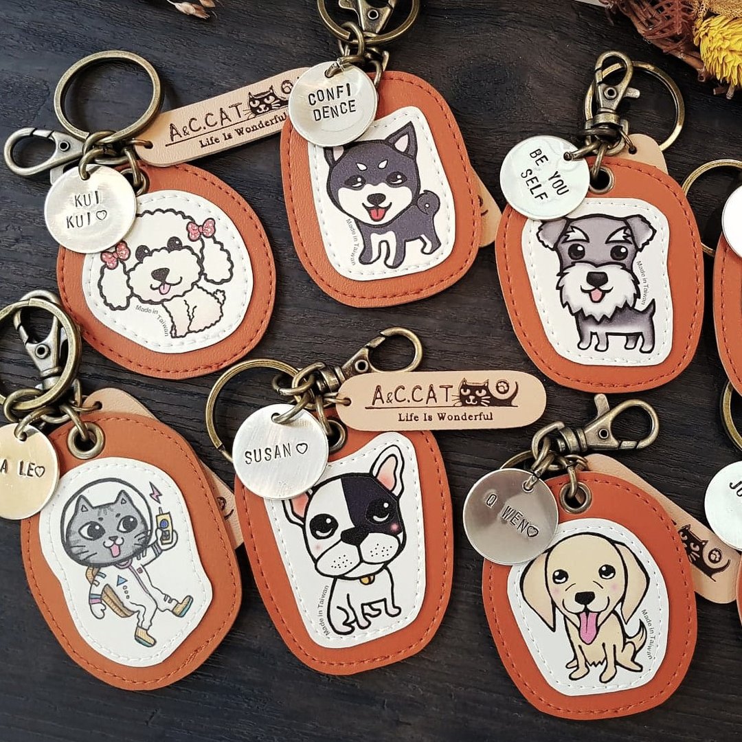 巧手猫x城市猫 环保皮革定制敲字钥匙圈(扣) 狗 法斗 柴犬 贵宾 - 钥匙链/钥匙包 - 其他人造纤维 咖啡色
