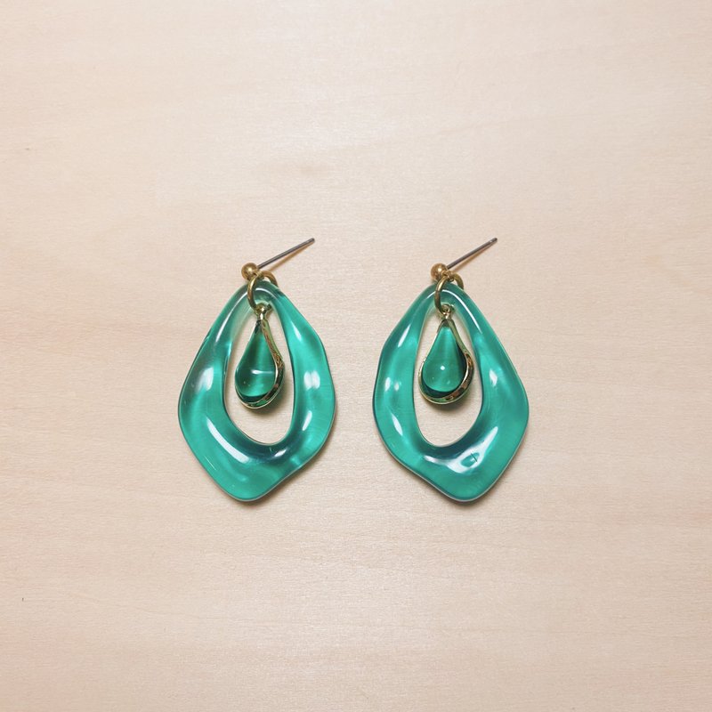 复古湖绿不规则水波水滴耳环 - 耳环/耳夹 - 树脂 绿色