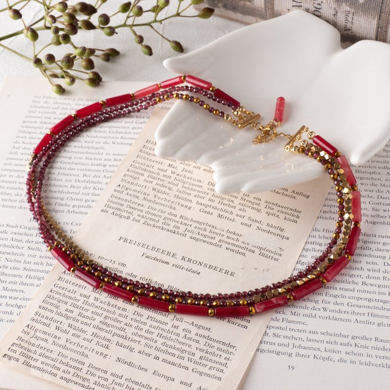 柘榴石×金色三圈项链 可作颈链 重叠配戴 珠串项链 - 项链 - 其他材质 红色