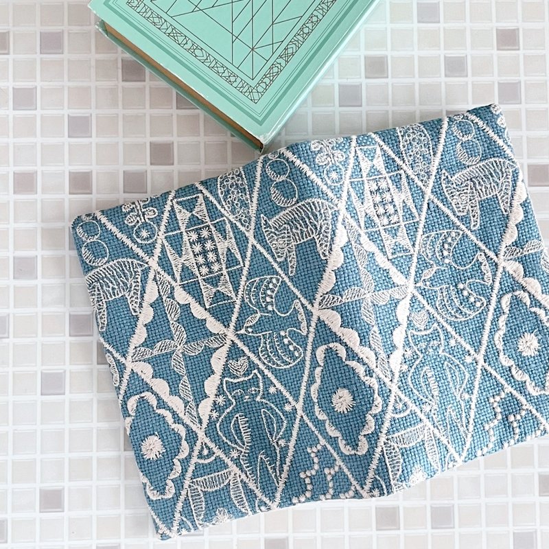 mina perhonen symphony 书衣 刺绣 A6 日制手工刺绣 - 书衣/书套 - 棉．麻 蓝色