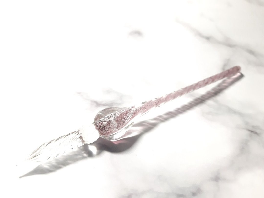 紫鸢 / 沾水笔 / 琉璃笔 / 玻璃笔 - 蘸水笔 - 玻璃 紫色